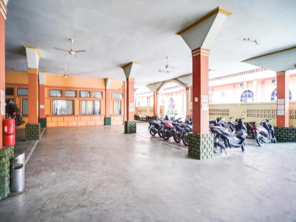 Oyo1140特莱斯雅谭俊巴莱酒店 Tanjungbalai 外观 照片