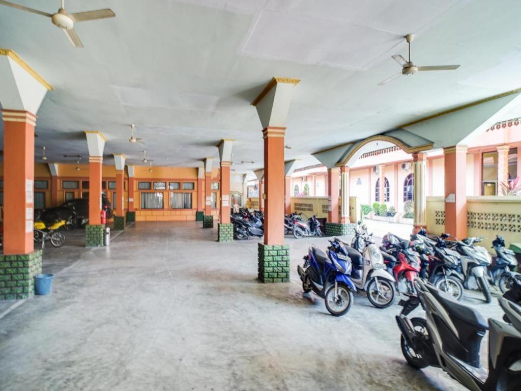 Oyo1140特莱斯雅谭俊巴莱酒店 Tanjungbalai 外观 照片