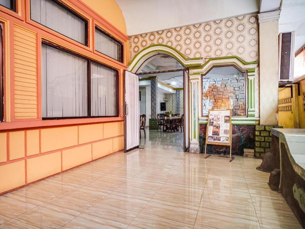 Oyo1140特莱斯雅谭俊巴莱酒店 Tanjungbalai 外观 照片
