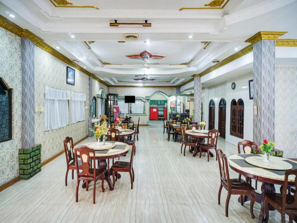 Oyo1140特莱斯雅谭俊巴莱酒店 Tanjungbalai 外观 照片